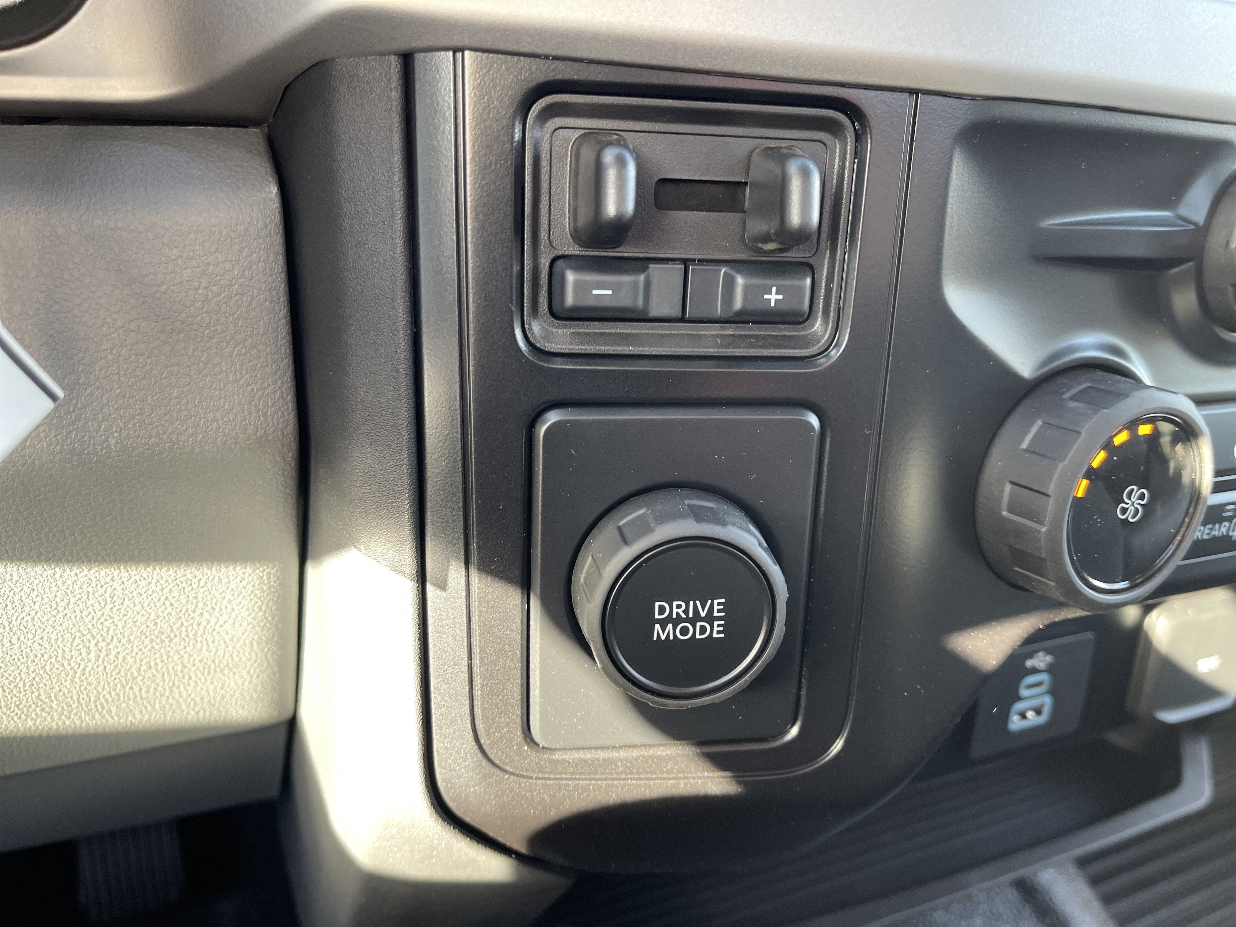 2026 Ford Super Duty F-600 DRW XLT