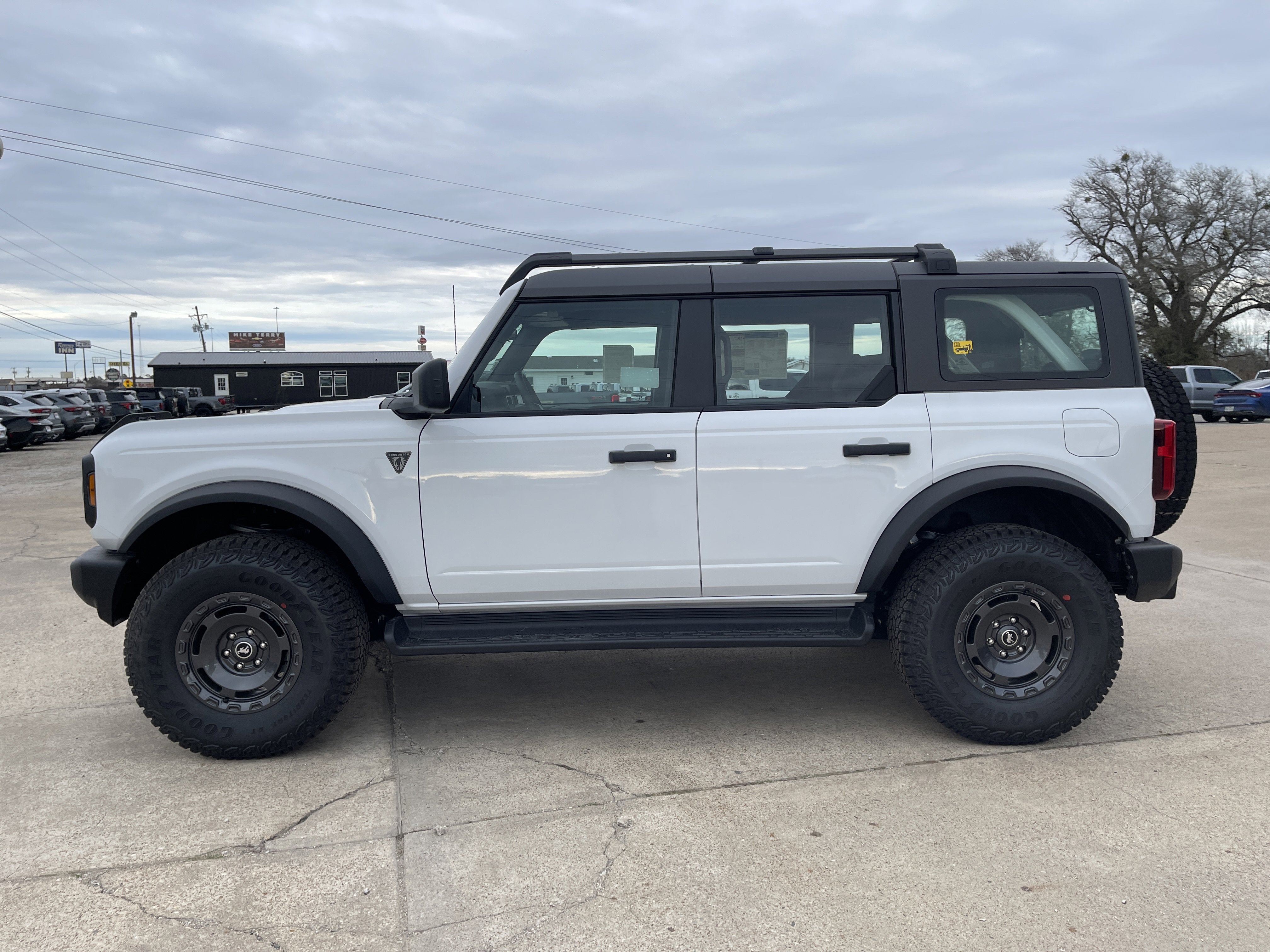 2025 Ford Bronco Base