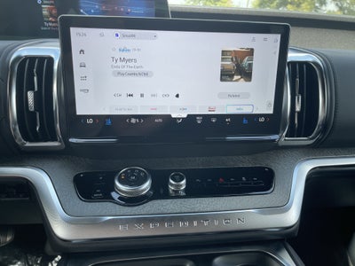 2027 Ford Expedition Tremor