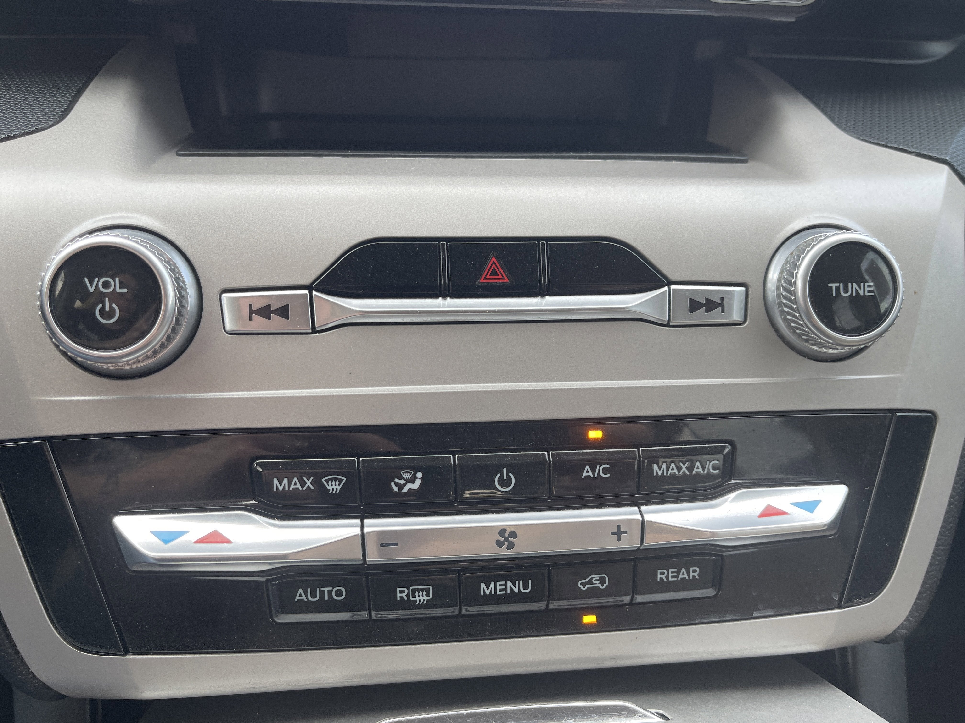 2023 Ford Explorer Base