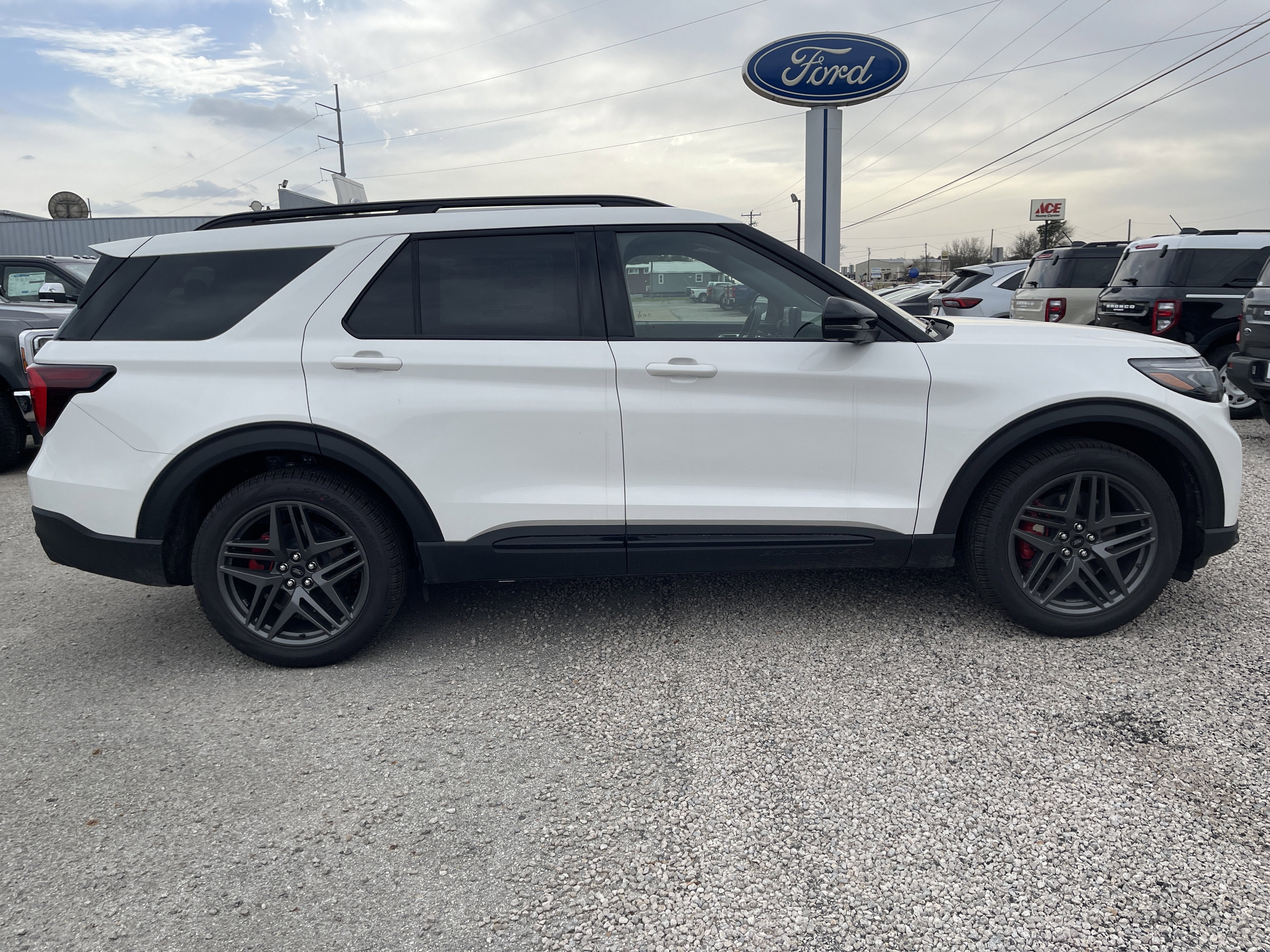 2025 Ford Explorer ST