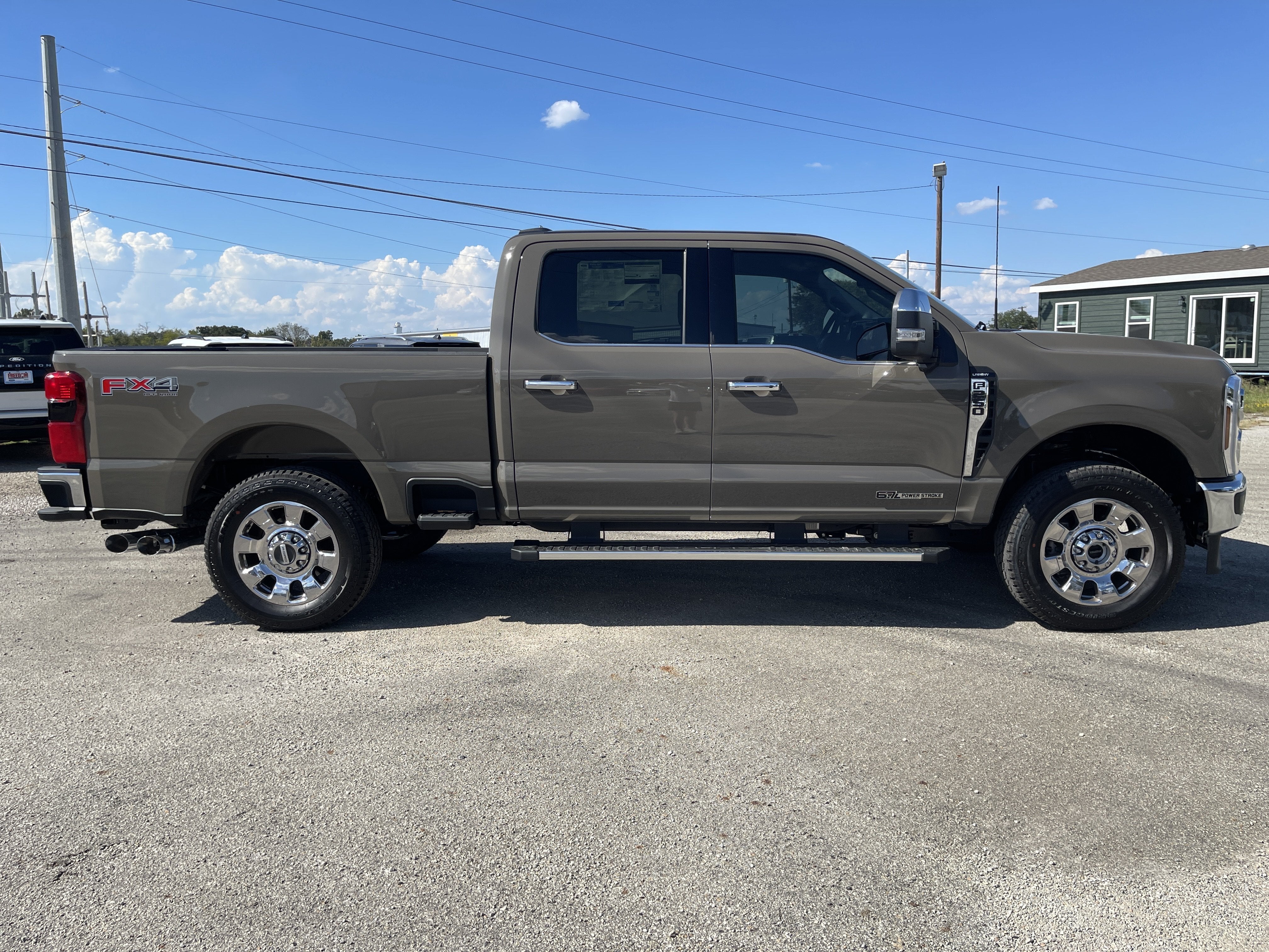 2026 Ford Super Duty F-250 SRW LARIAT