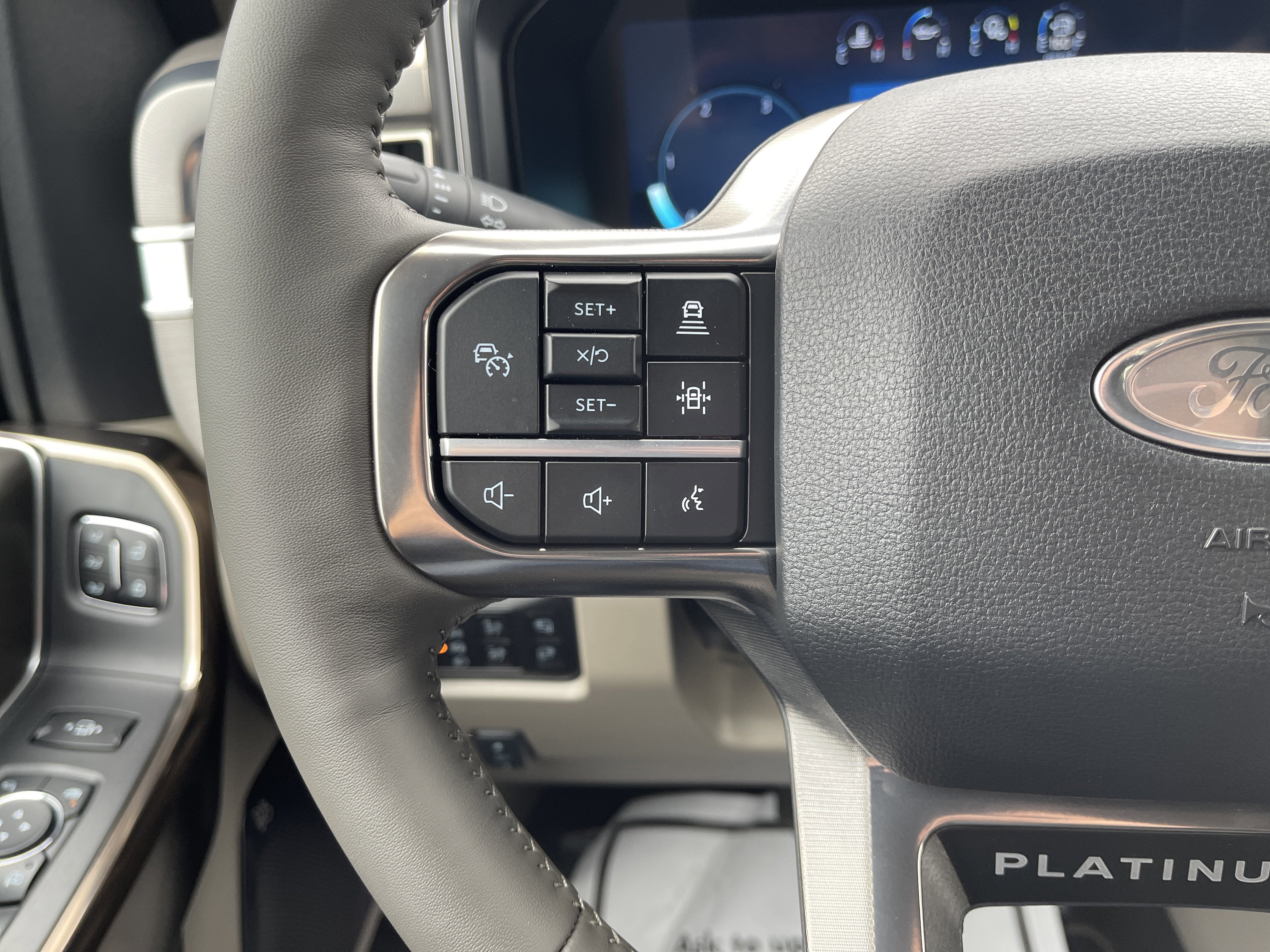 2026 Ford Super Duty F-350 SRW Platinum