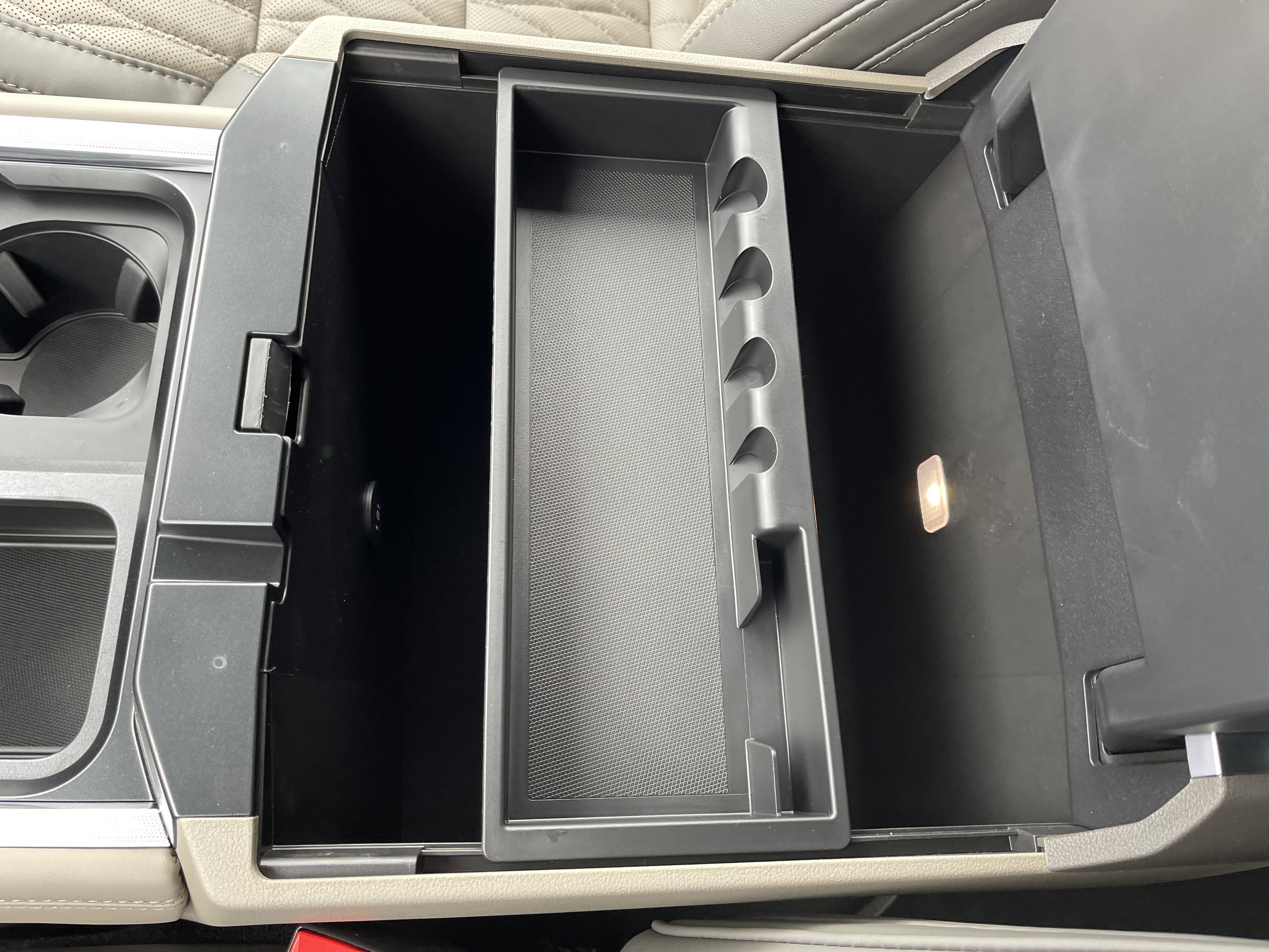 2026 Ford Super Duty F-350 SRW Platinum