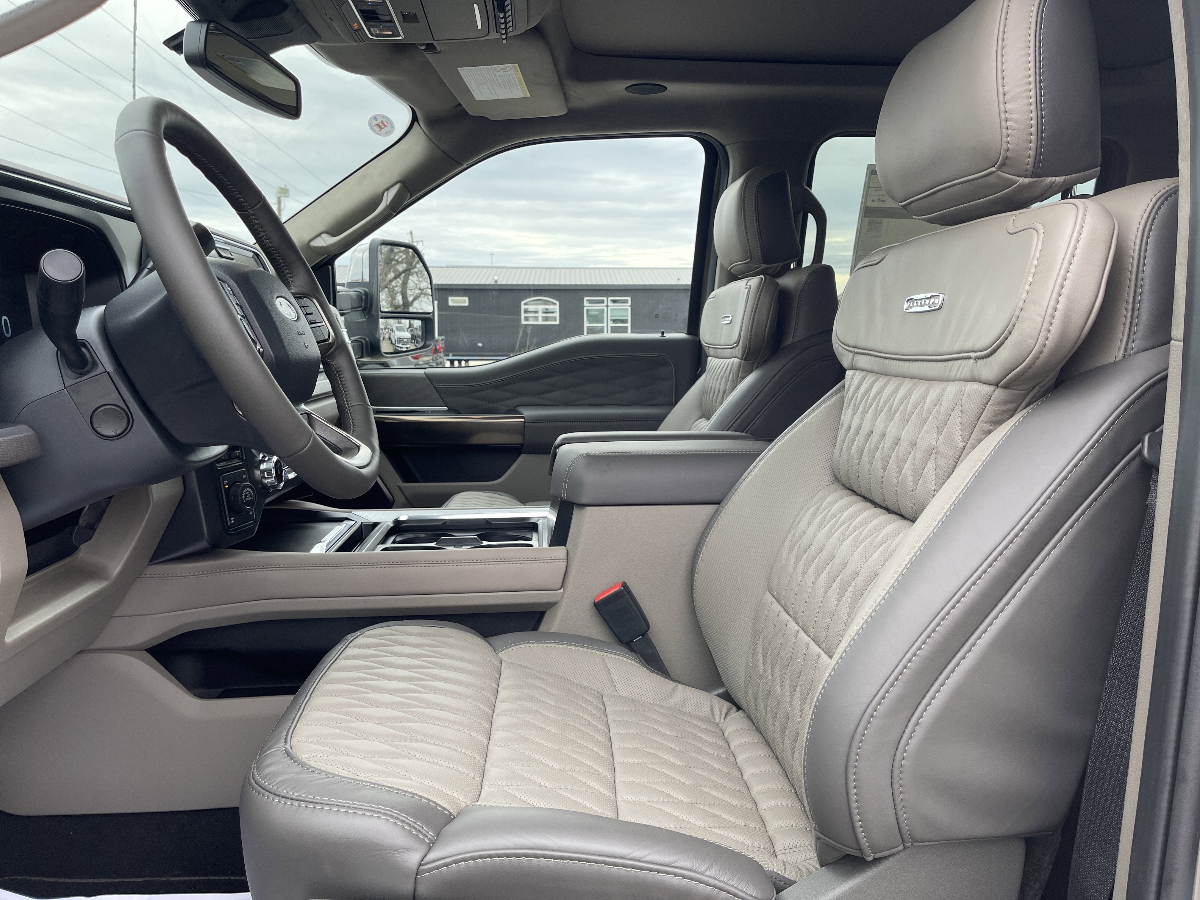 2026 Ford Super Duty F-350 SRW Platinum