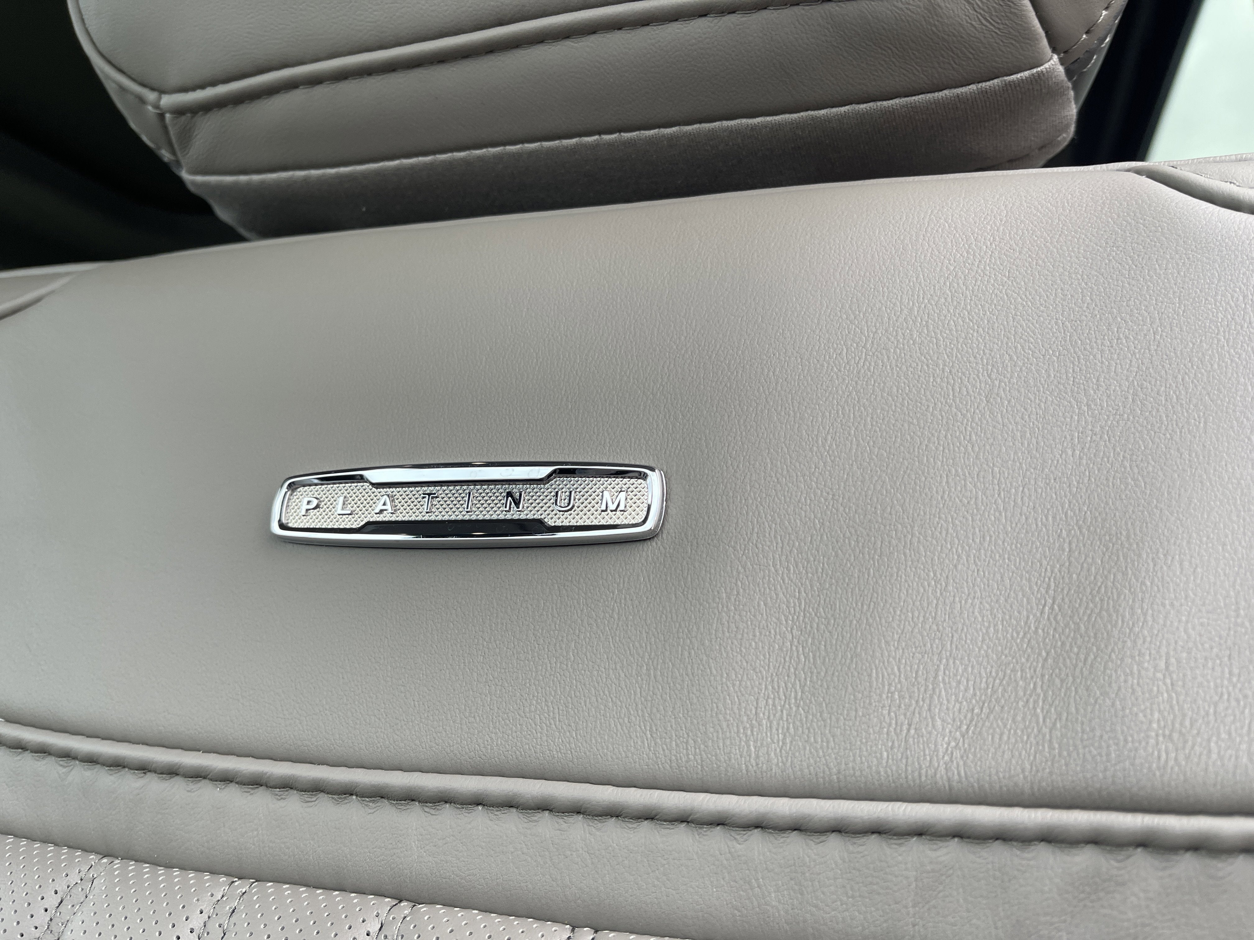 2026 Ford Super Duty F-350 SRW Platinum