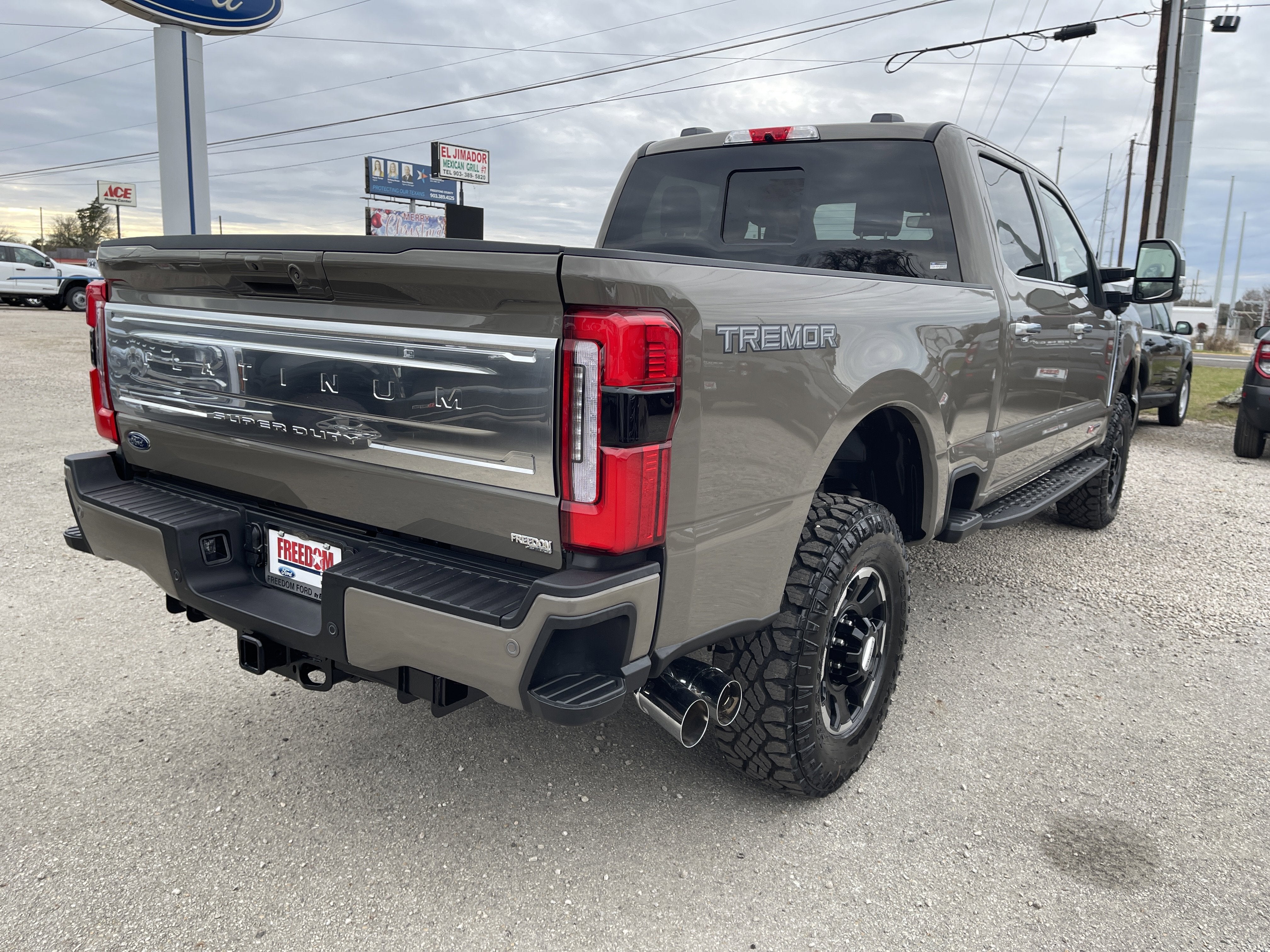 2026 Ford Super Duty F-350 SRW Platinum