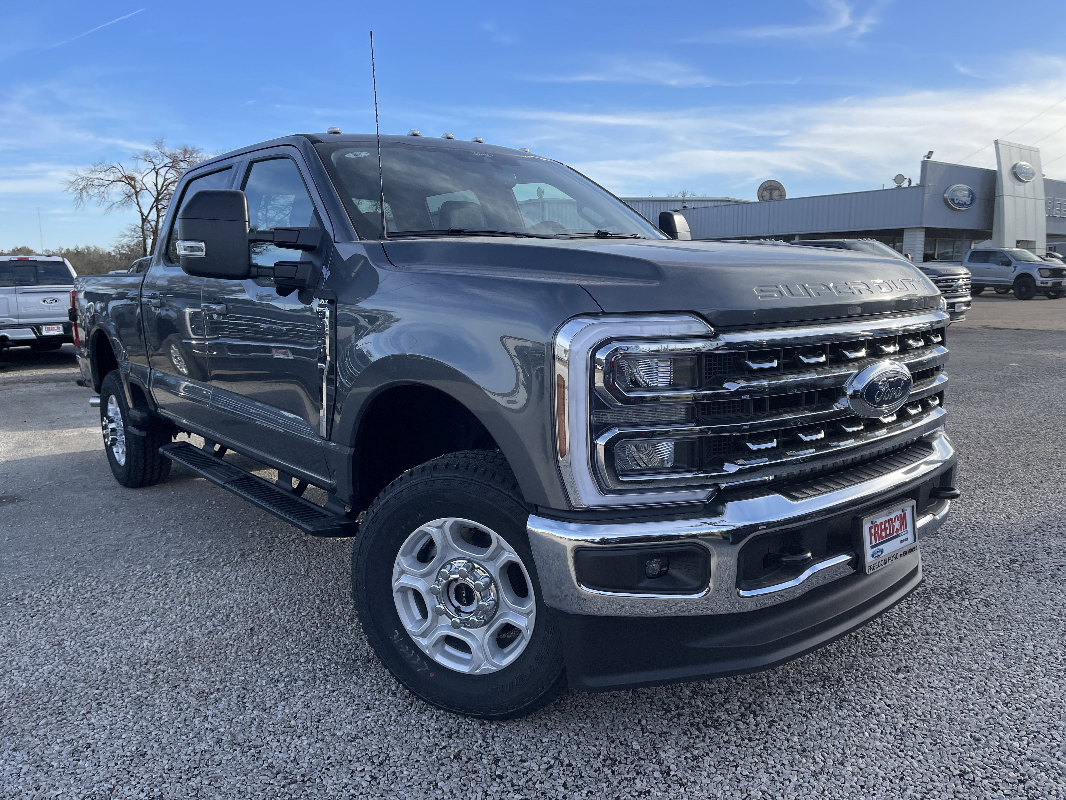 2026 Ford Super Duty F-350 SRW XLT
