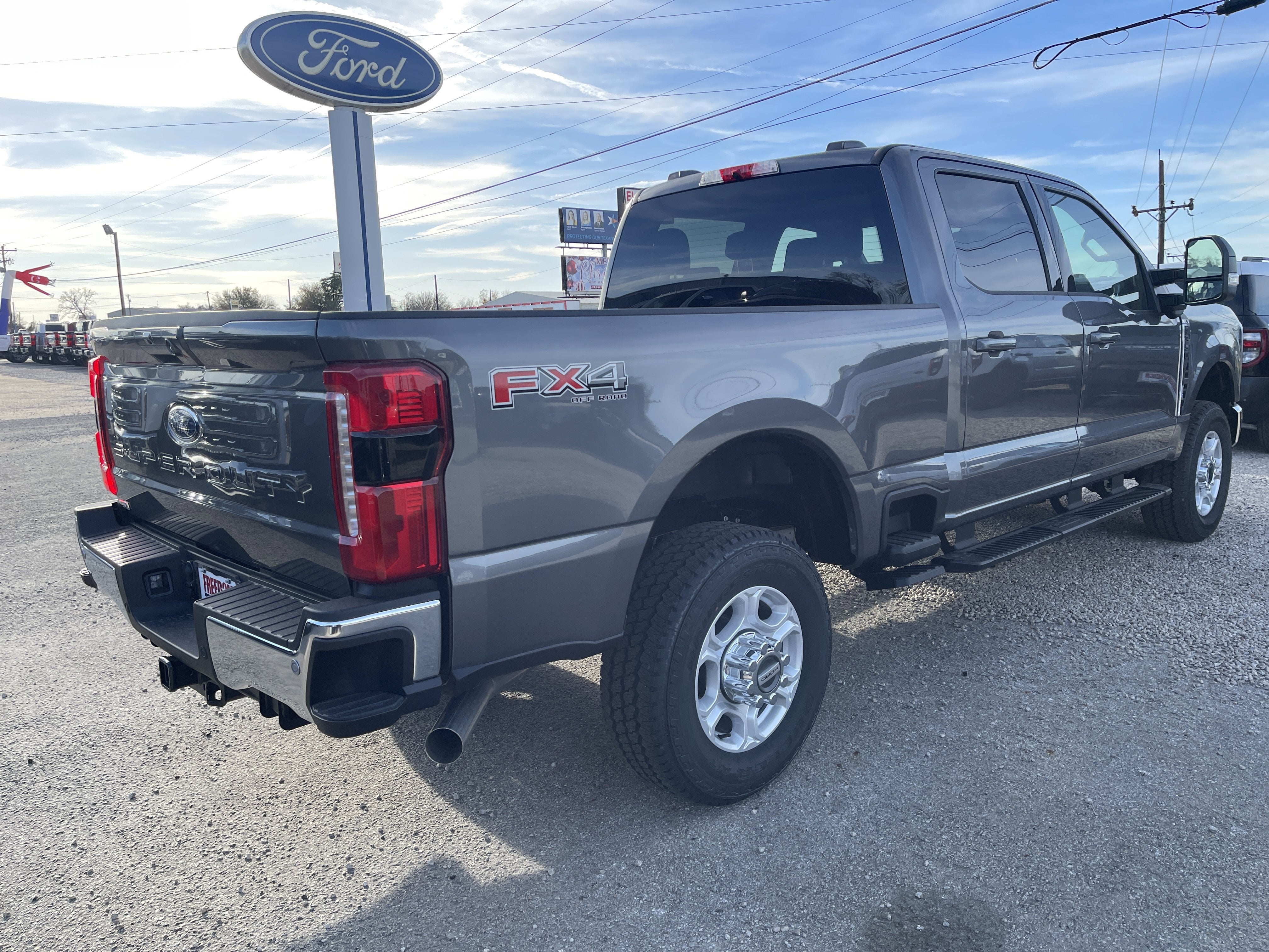 2026 Ford Super Duty F-350 SRW XLT