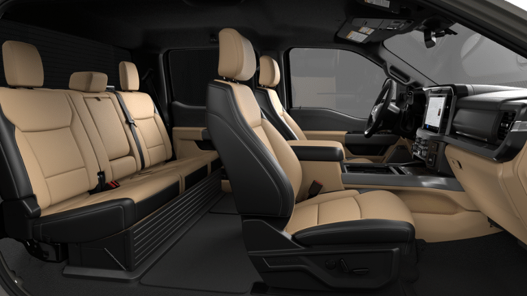 2027 Ford Super Duty F-350 DRW LARIAT