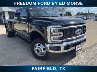 2027 Ford Super Duty F-350 DRW F-350® Lariat®