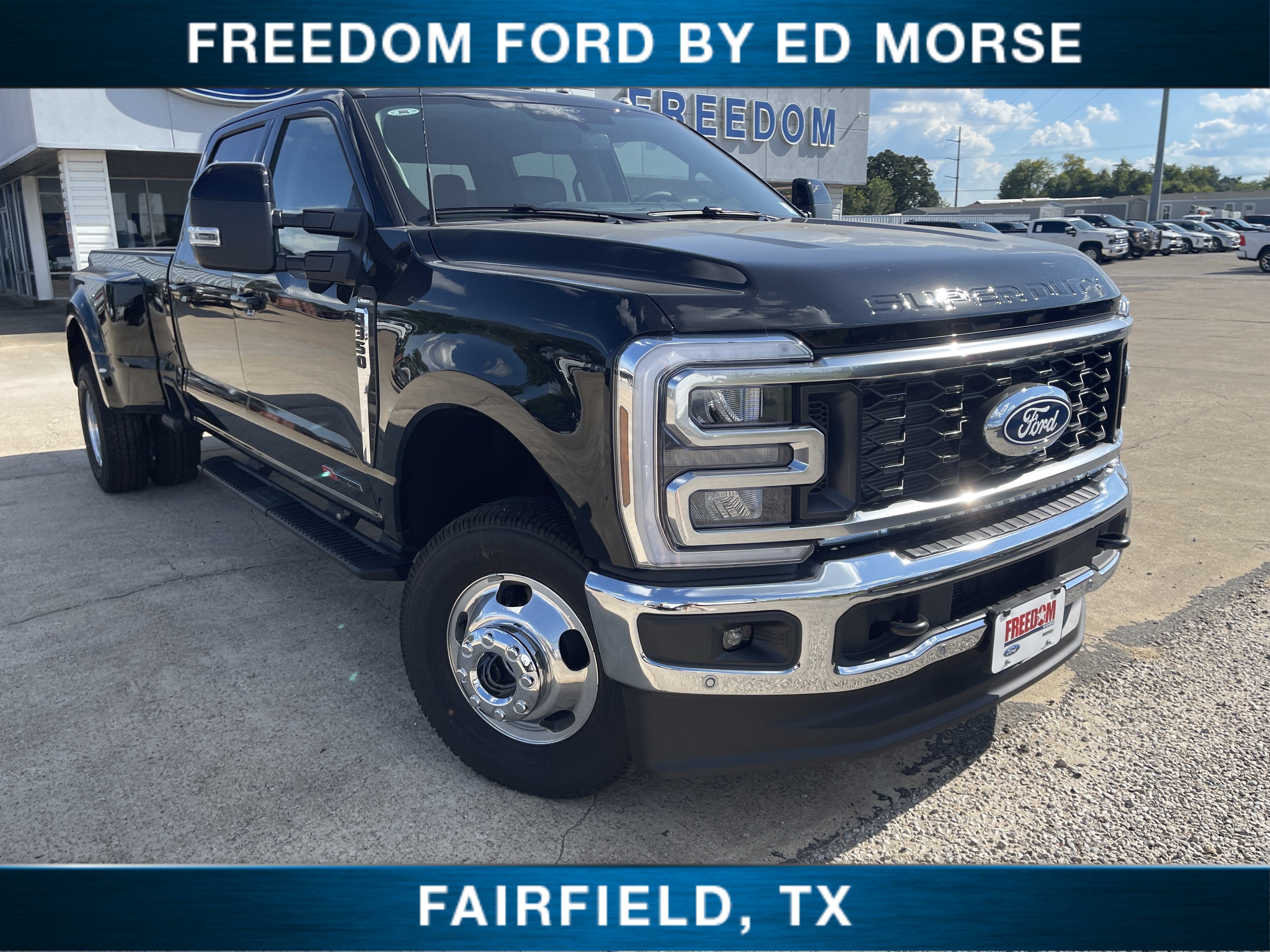 2027 Ford Super Duty F-350 DRW F-350® Lariat®