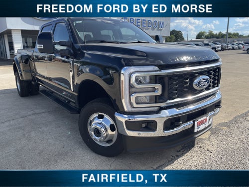 2027 Ford Super Duty F-350 DRW F-350® Lariat®