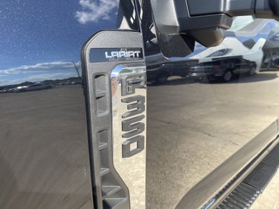 2027 Ford Super Duty F-350 DRW F-350® Lariat®