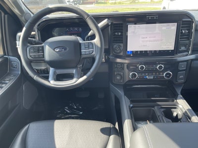 2027 Ford Super Duty F-350 DRW F-350® Lariat®