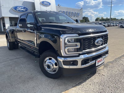 2027 Ford Super Duty F-350 DRW F-350® Lariat®