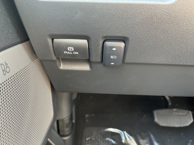 2027 Ford Super Duty F-350 DRW F-350® Lariat®