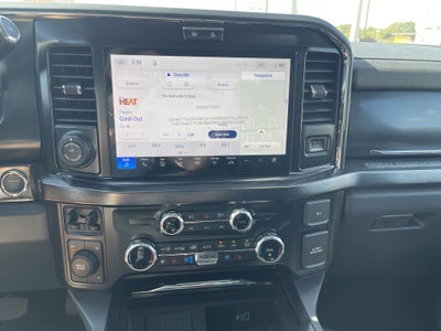 2027 Ford Super Duty F-350 DRW F-350® Lariat®