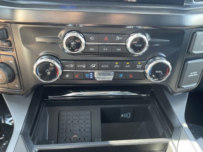 2027 Ford Super Duty F-350 DRW F-350® Lariat®