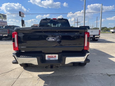 2027 Ford Super Duty F-350 DRW F-350® Lariat®