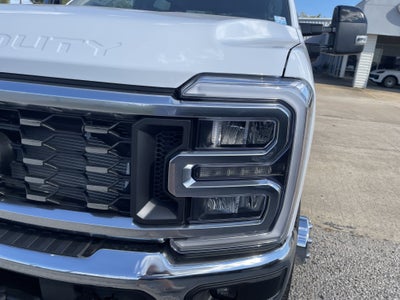 2027 Ford Super Duty F-350 DRW LARIAT