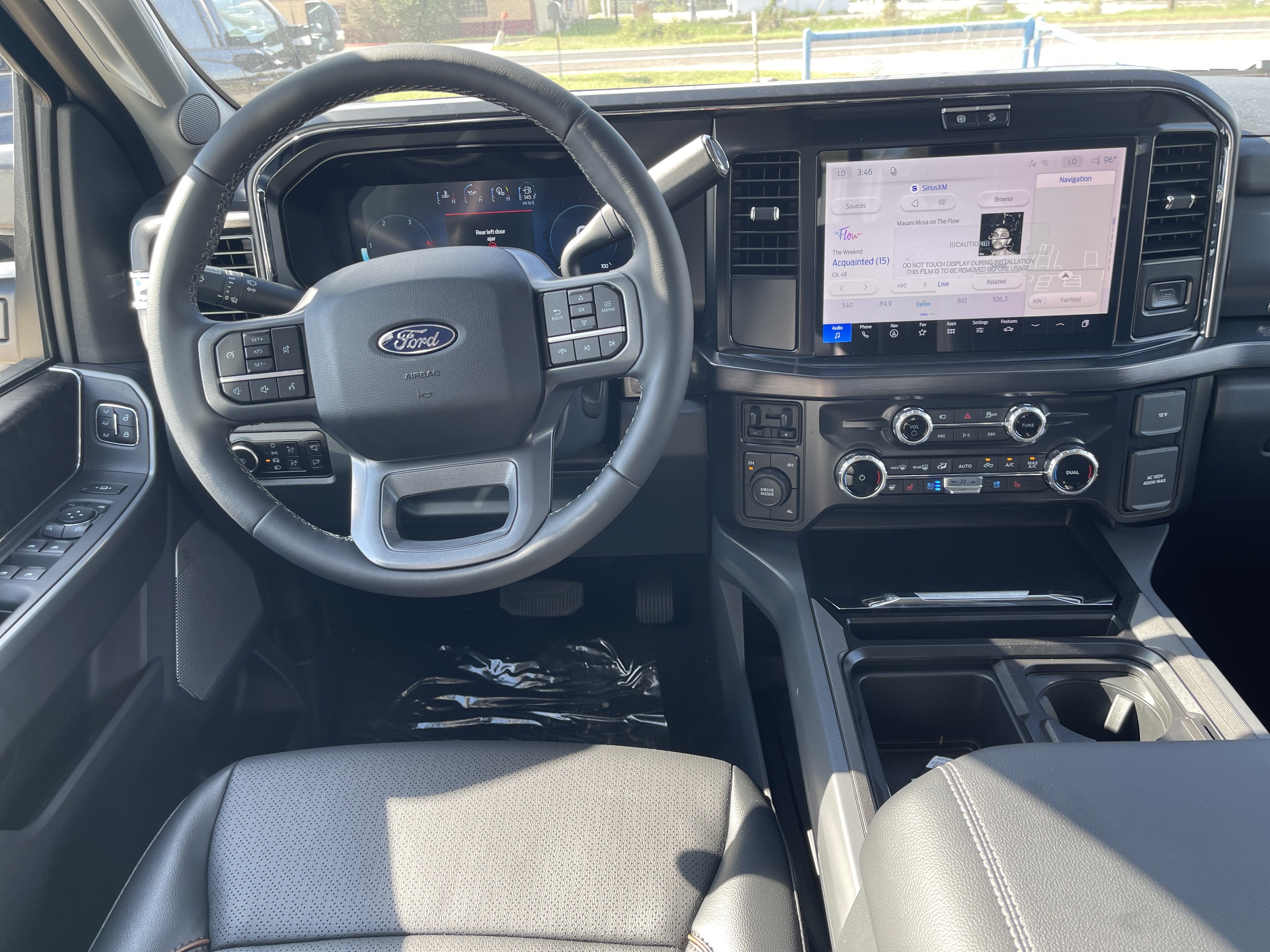 2027 Ford Super Duty F-350 DRW LARIAT