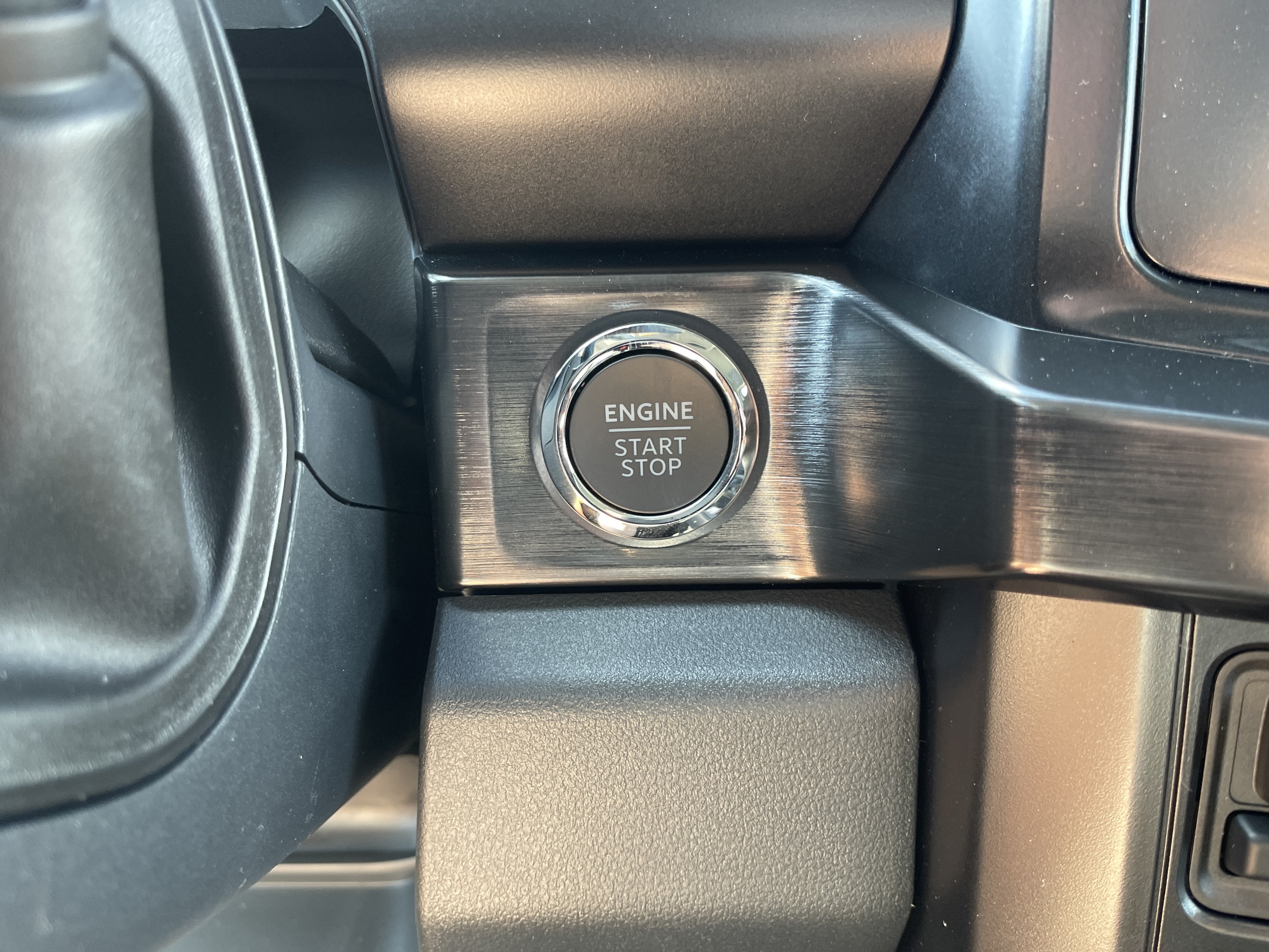 2027 Ford Super Duty F-350 DRW LARIAT