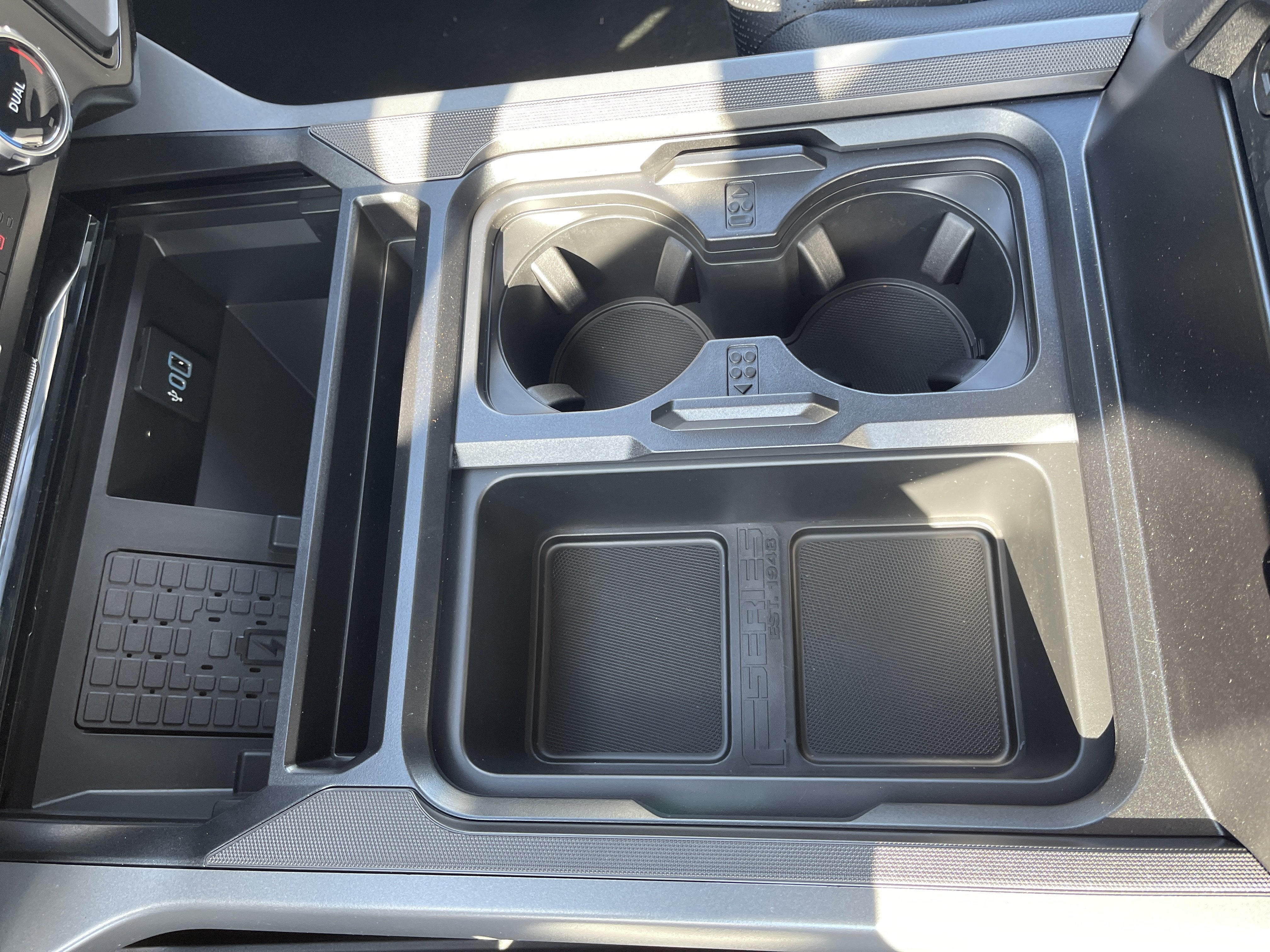 2027 Ford Super Duty F-350 DRW LARIAT