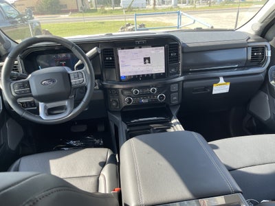 2027 Ford Super Duty F-350 DRW LARIAT