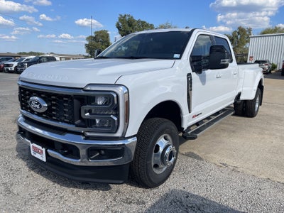 2027 Ford Super Duty F-350 DRW LARIAT