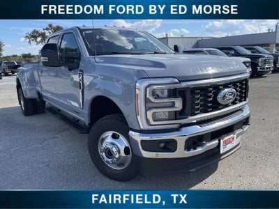 2027 Ford Super Duty F-350 DRW F-350® Lariat®