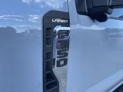 2027 Ford Super Duty F-350 DRW F-350® Lariat®
