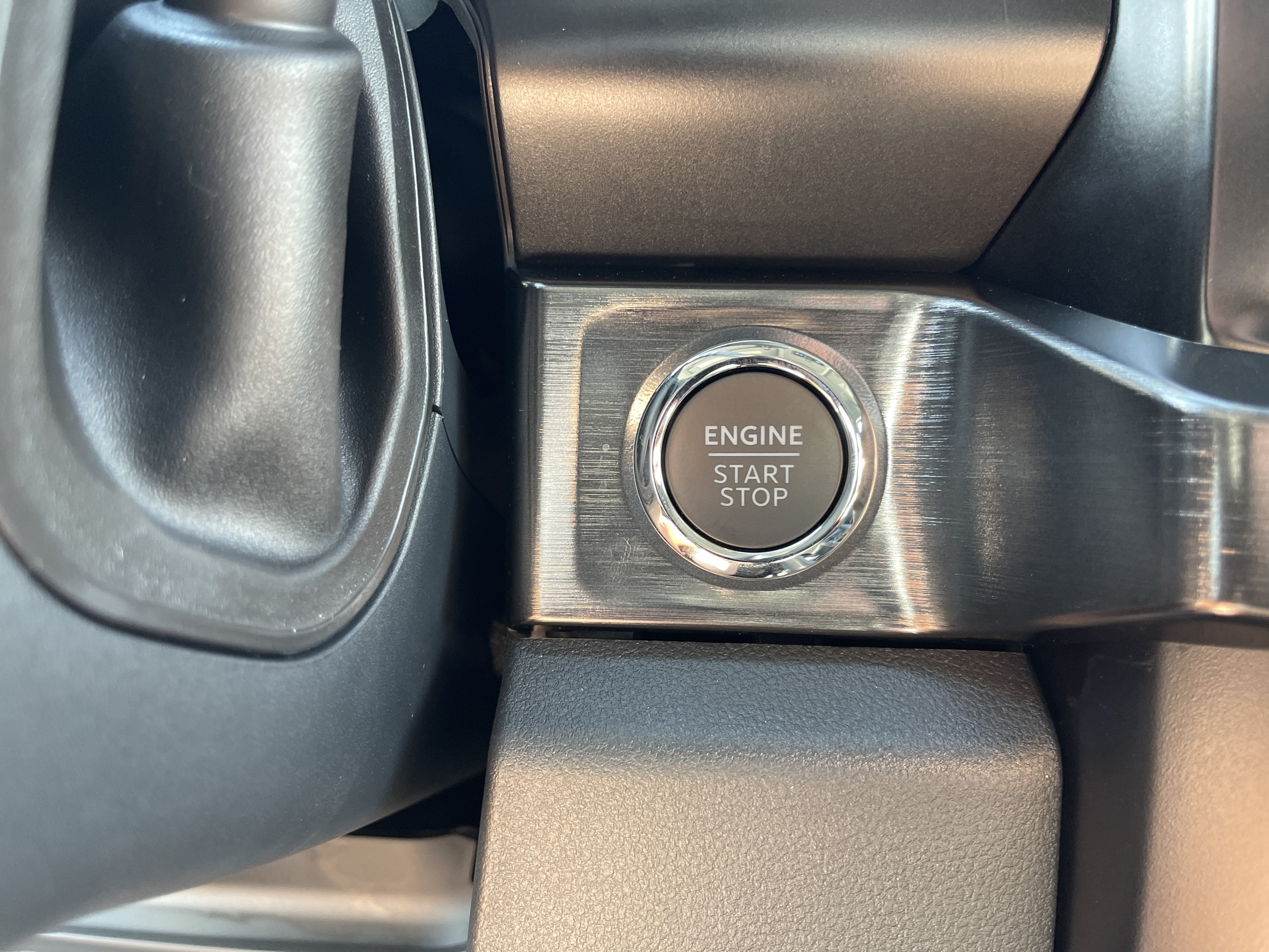 2027 Ford Super Duty F-350 DRW F-350® Lariat®