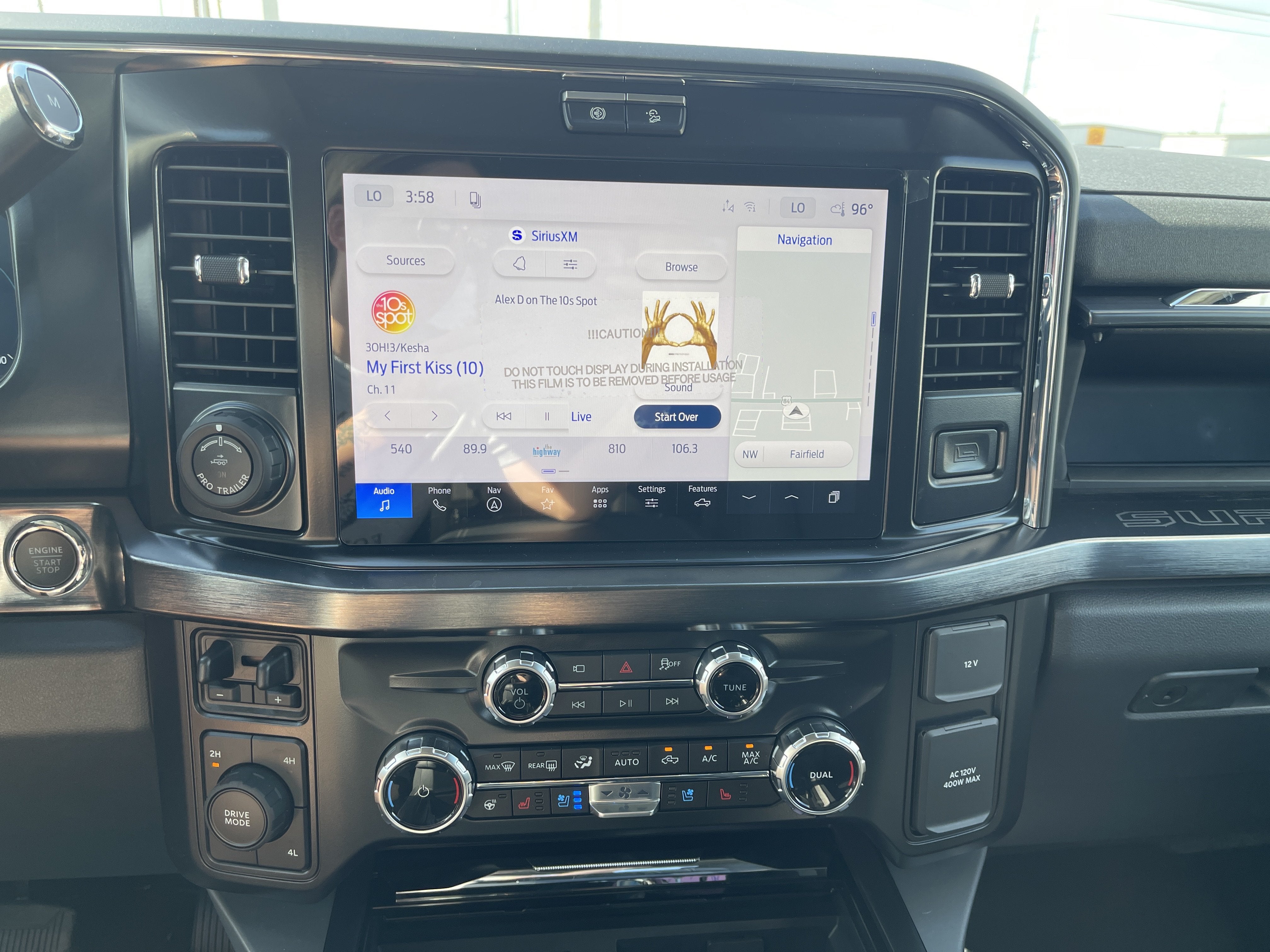 2027 Ford Super Duty F-350 DRW F-350® Lariat®