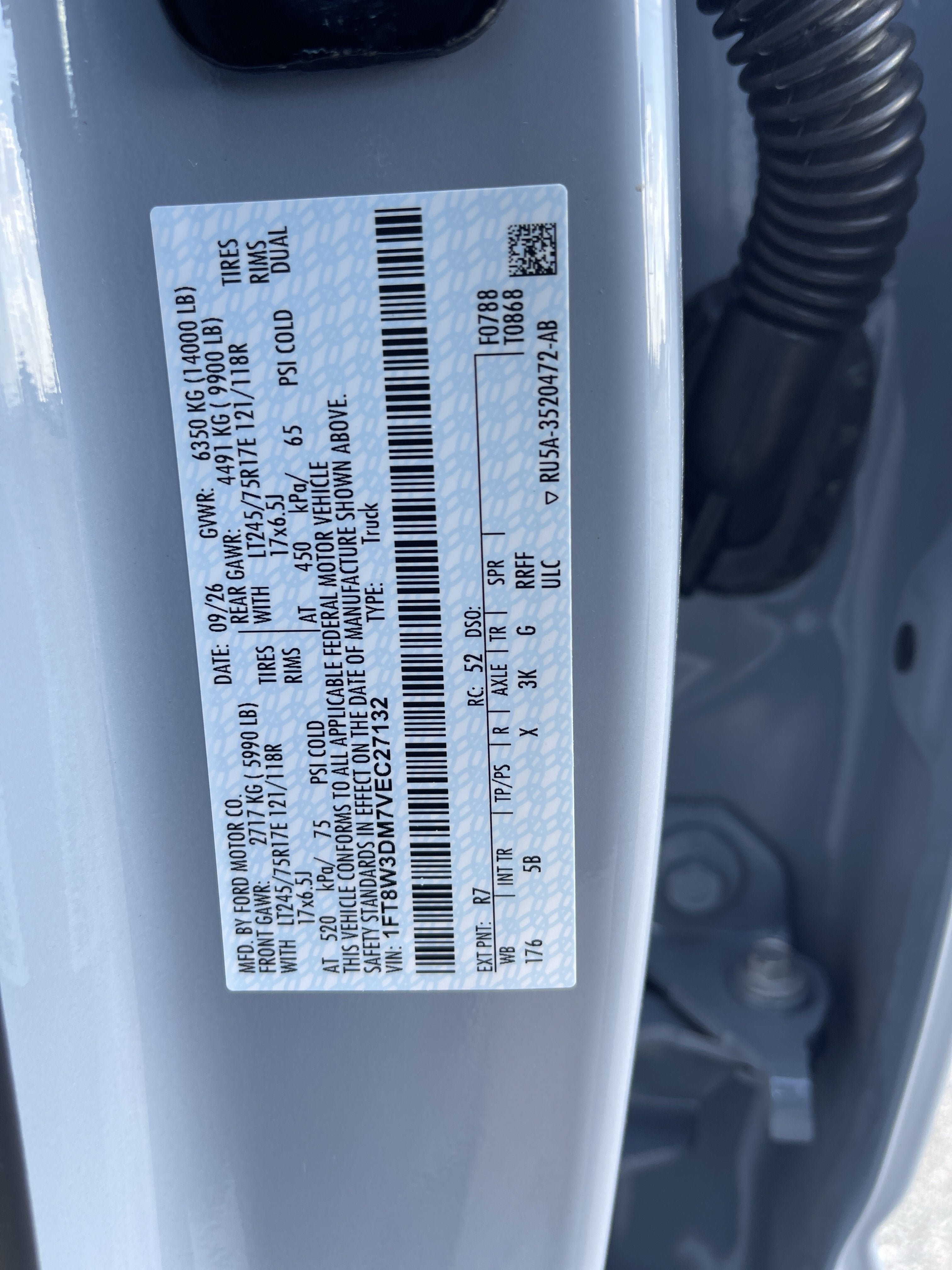 2027 Ford Super Duty F-350 DRW F-350® Lariat®