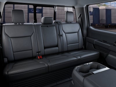 2027 Ford Super Duty F-350 DRW F-350® Lariat®