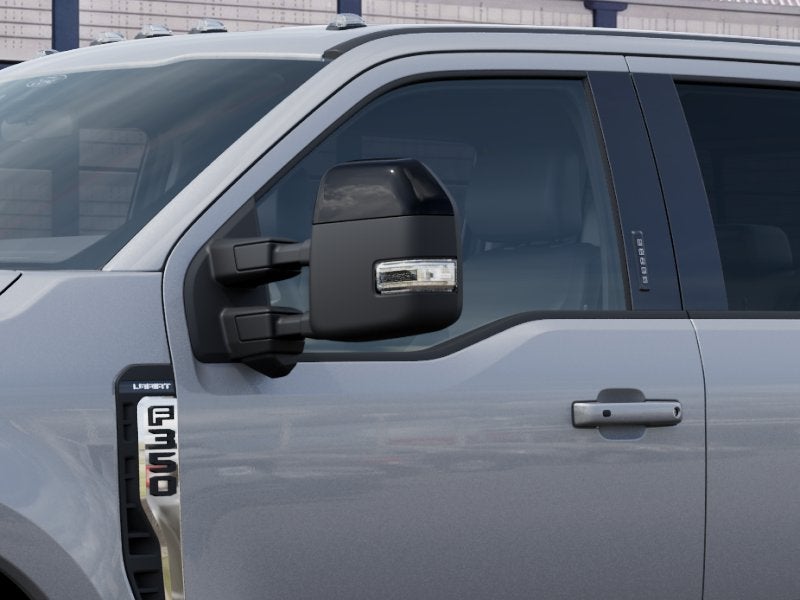 2027 Ford Super Duty F-350 DRW F-350® Lariat®