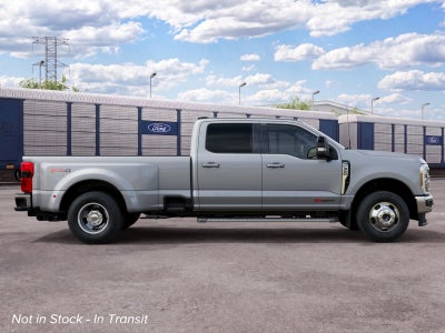 2027 Ford Super Duty F-350 DRW F-350® Lariat®