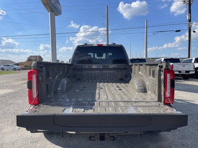 2027 Ford Super Duty F-350 DRW F-350® Lariat®