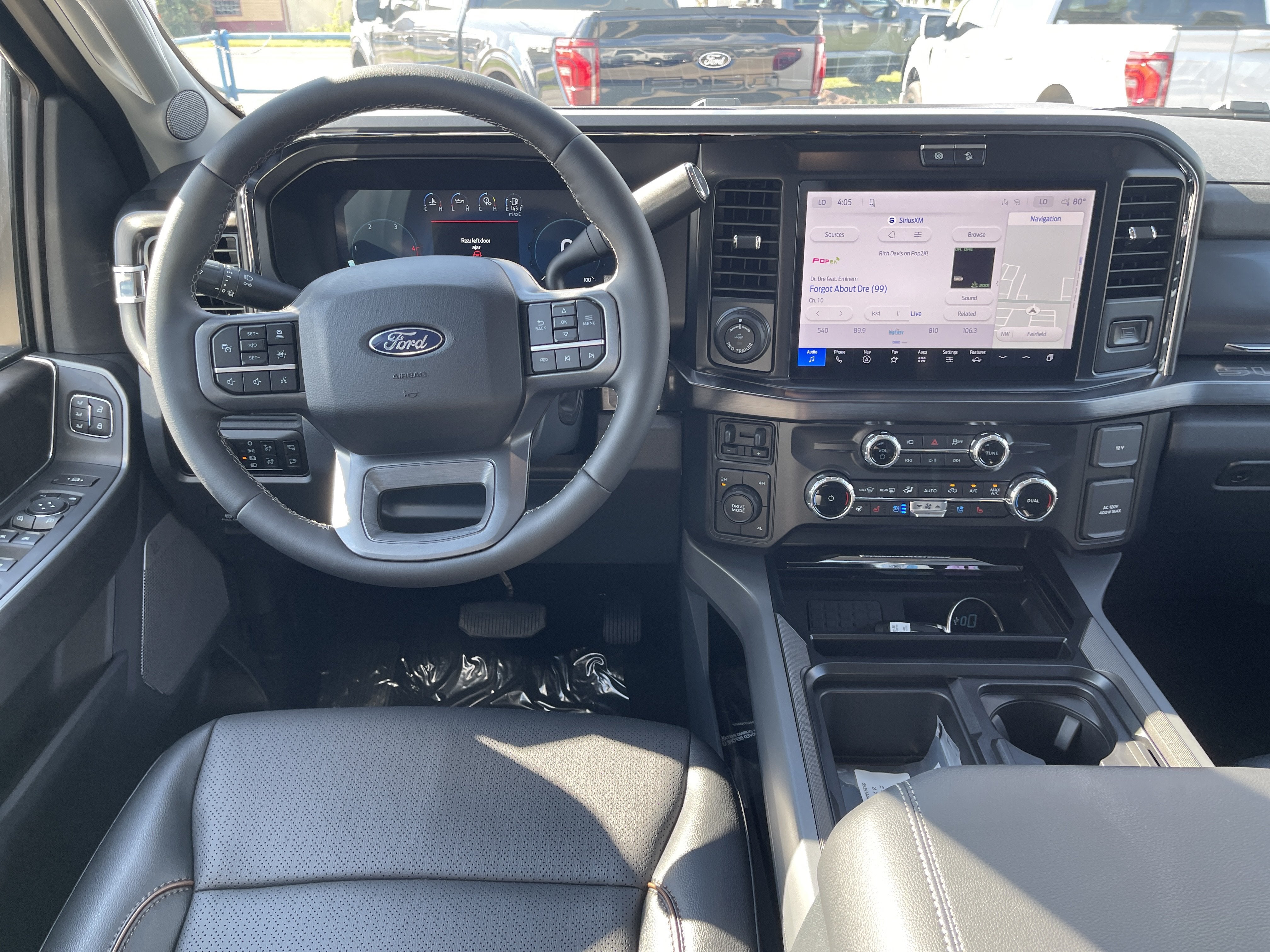 2027 Ford Super Duty F-350 DRW F-350® Lariat®