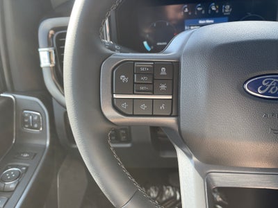 2027 Ford Super Duty F-350 DRW F-350® Lariat®