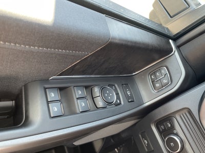 2027 Ford Super Duty F-350 DRW F-350® Lariat®