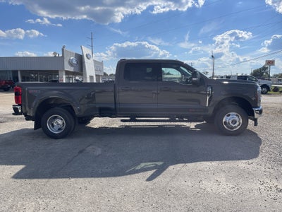 2027 Ford Super Duty F-350 DRW F-350® Lariat®