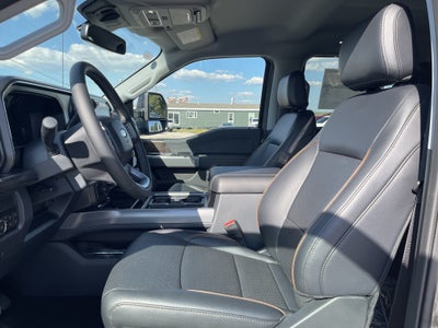 2027 Ford Super Duty F-350 DRW F-350® Lariat®