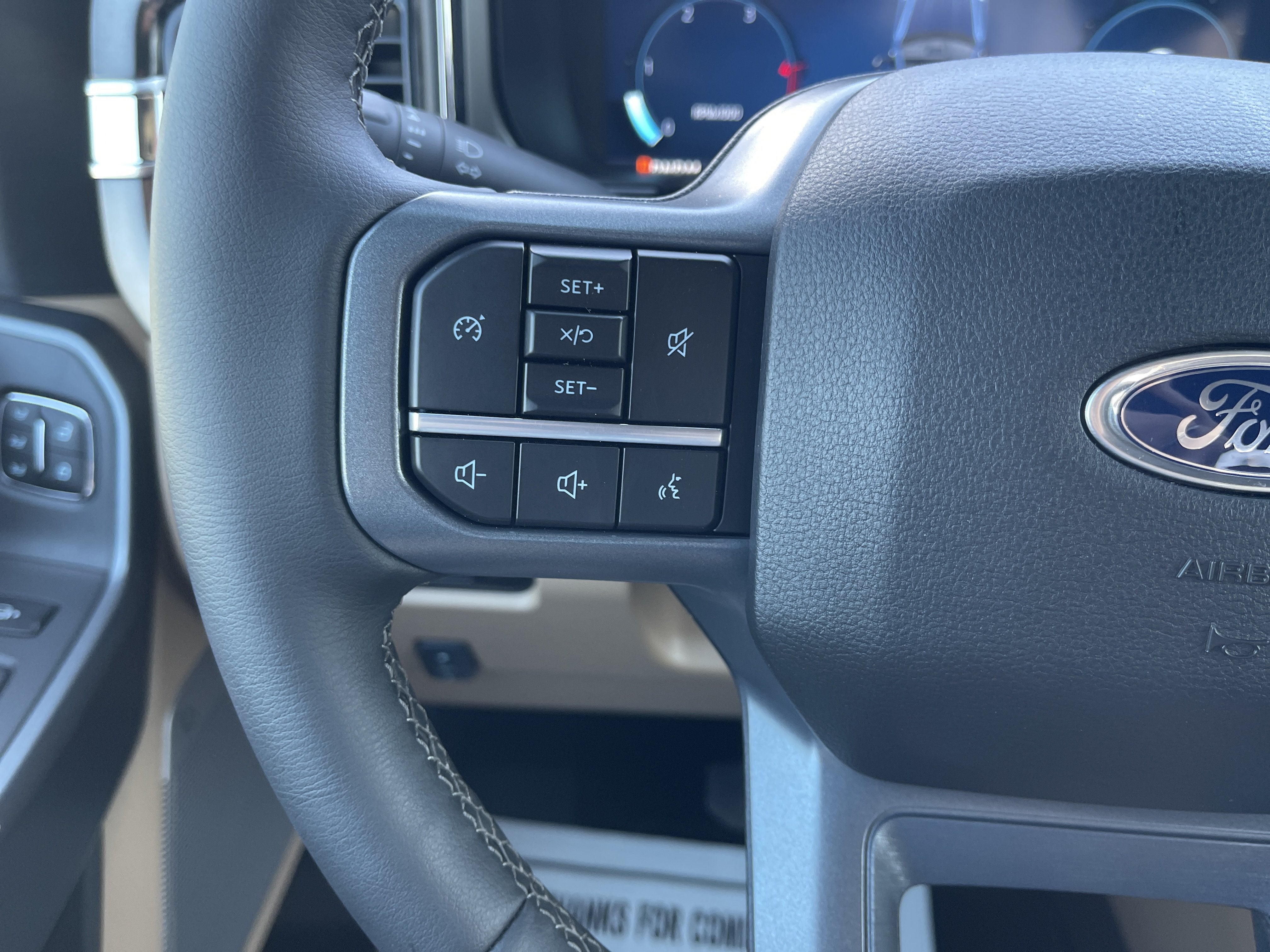 2026 Ford Super Duty F-350 DRW LARIAT