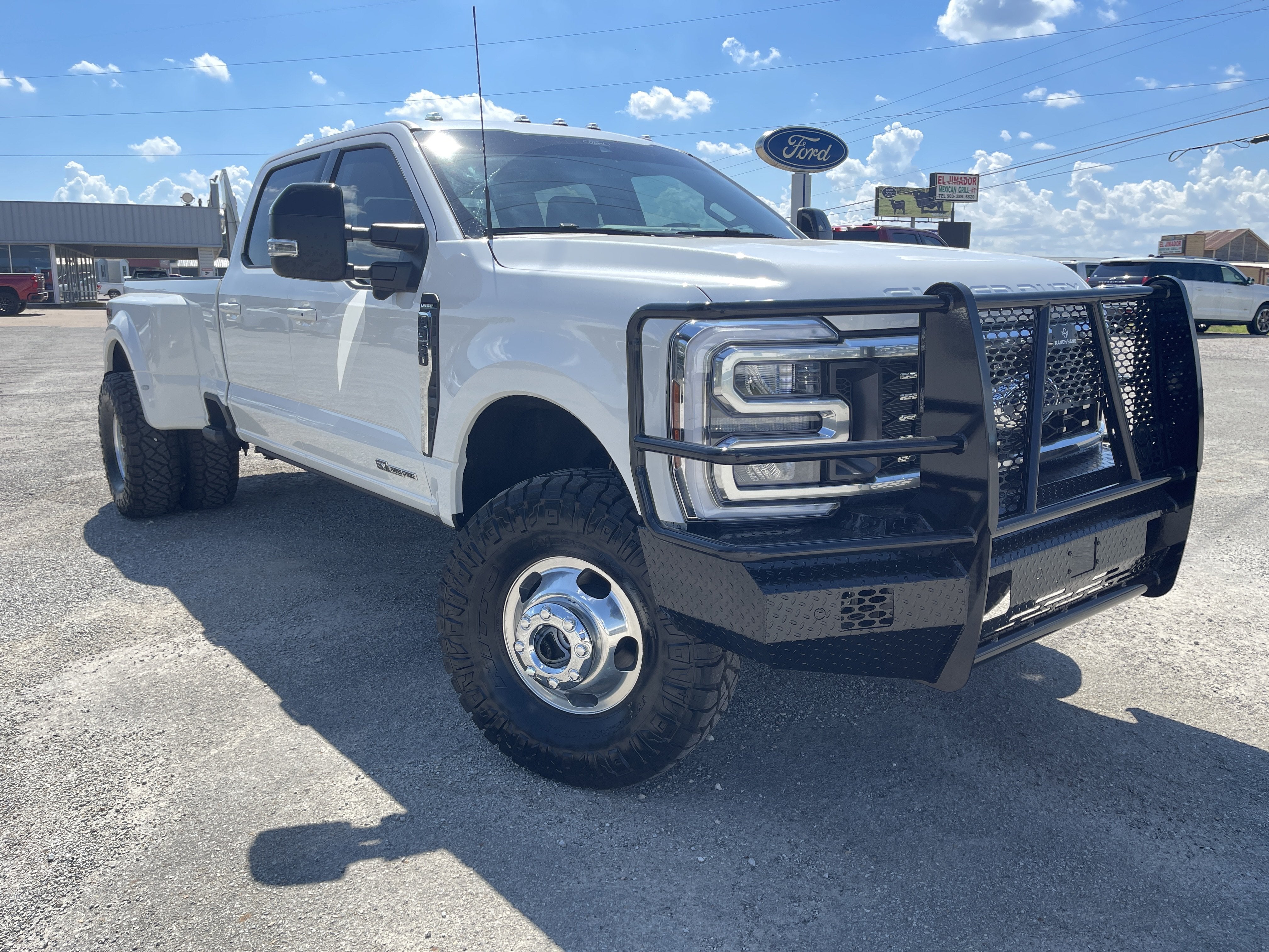 2026 Ford Super Duty F-350 DRW LARIAT