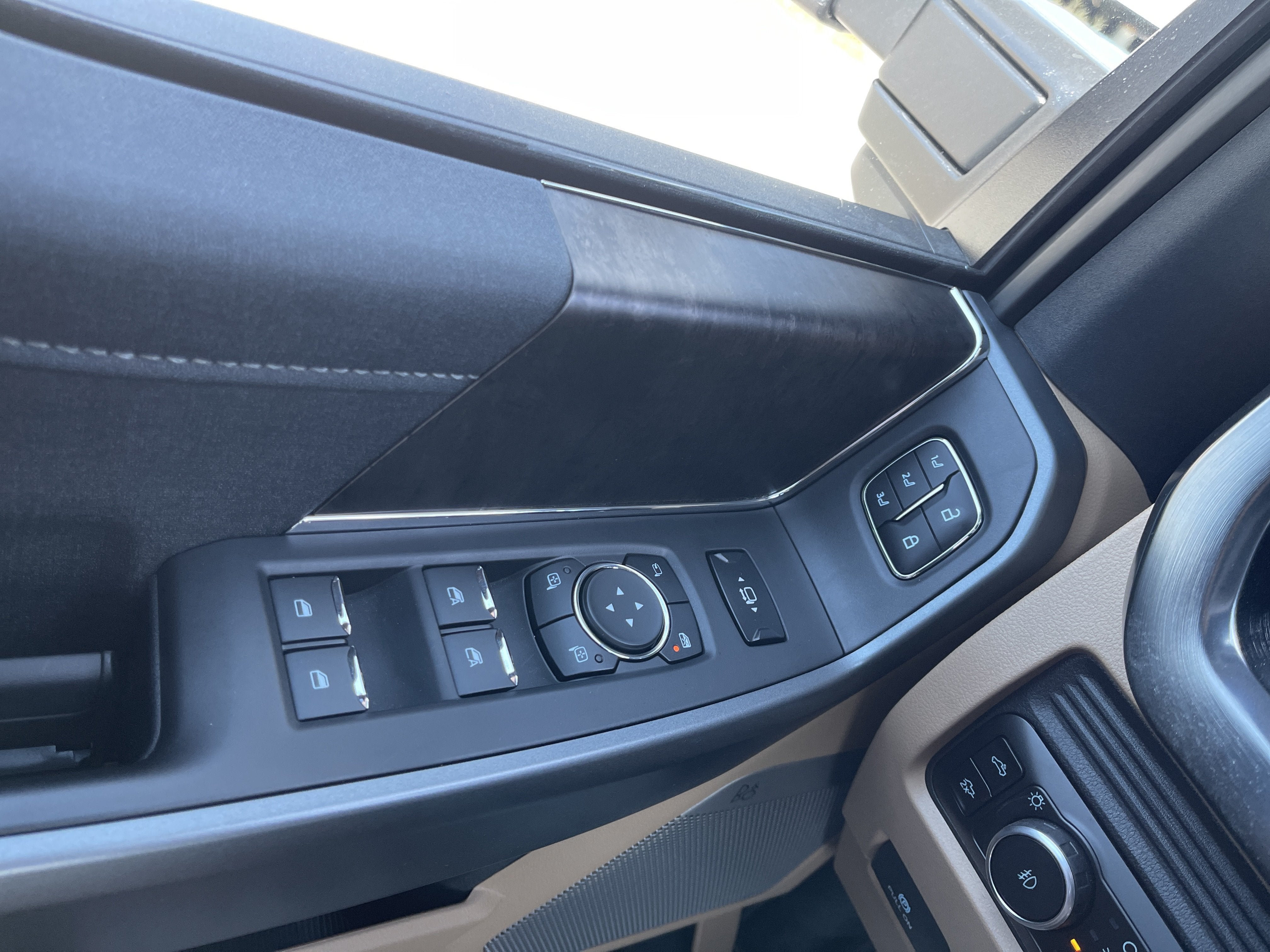 2026 Ford Super Duty F-350 DRW LARIAT