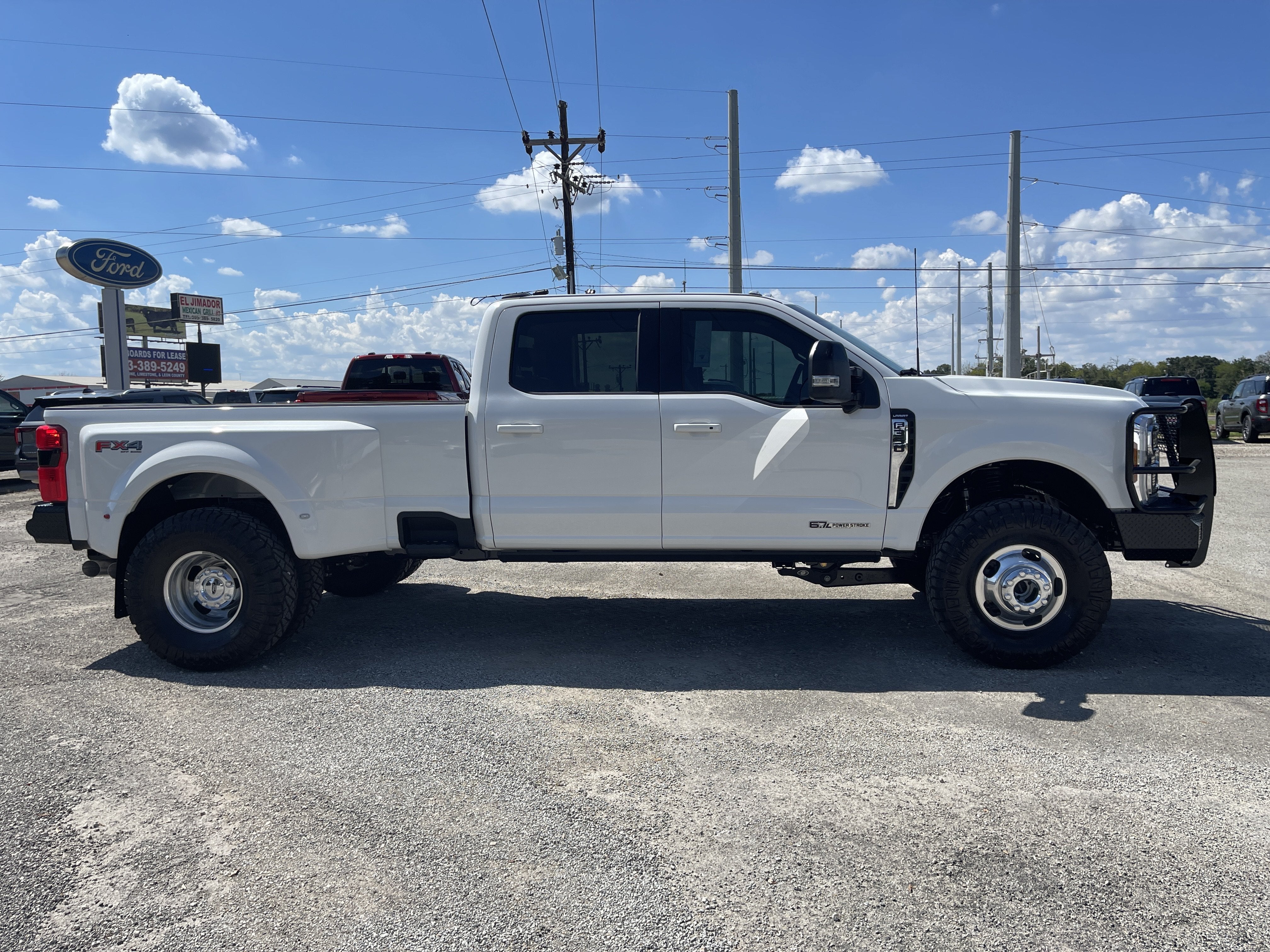 2026 Ford Super Duty F-350 DRW LARIAT