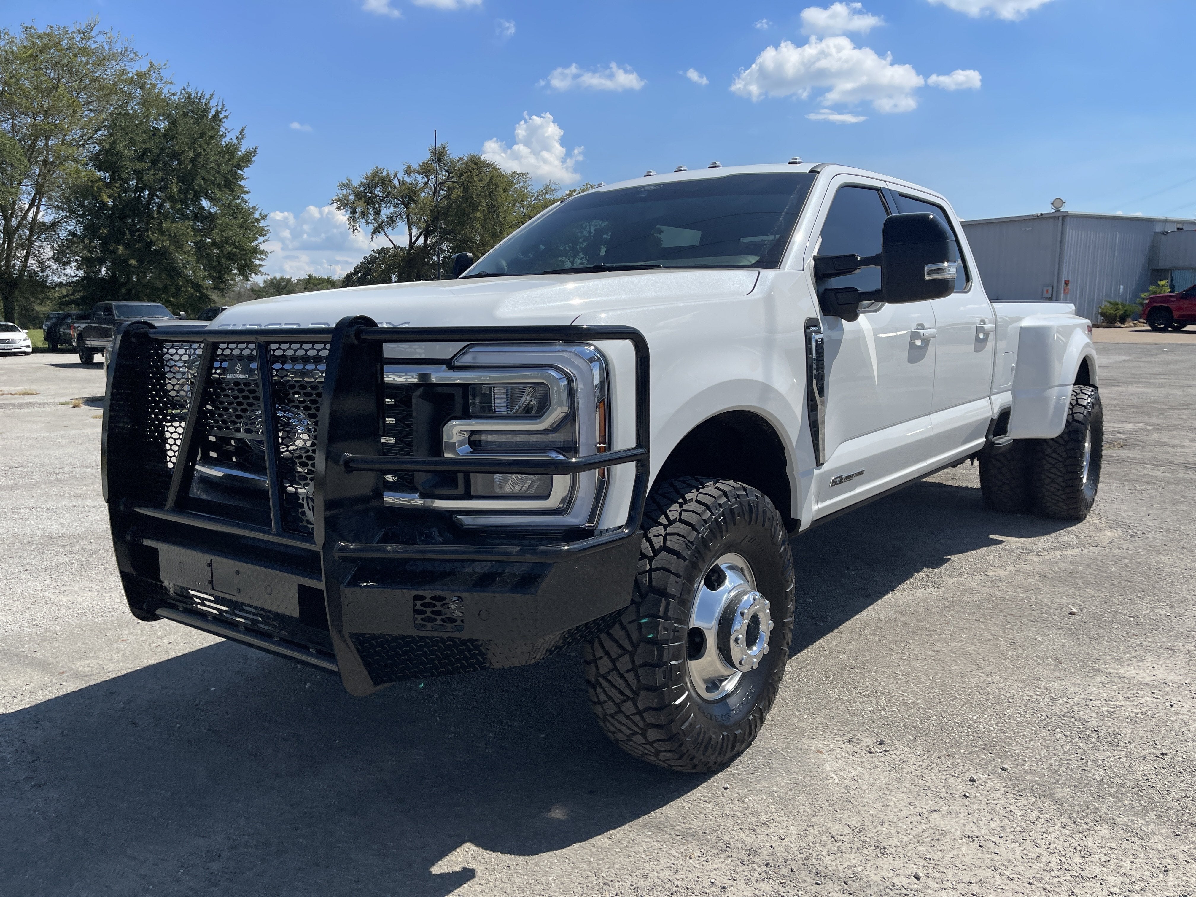 2026 Ford Super Duty F-350 DRW LARIAT