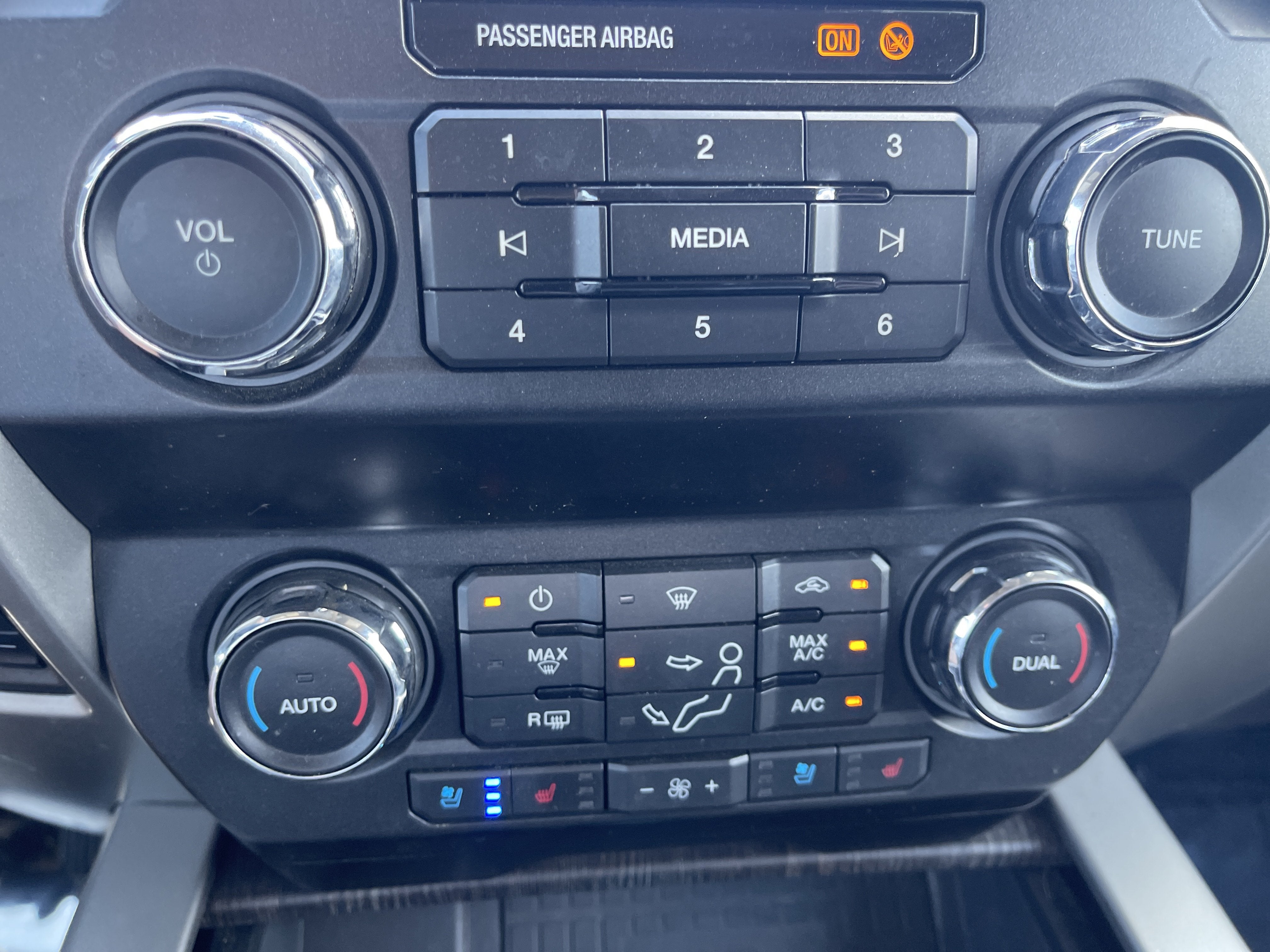 2021 Ford Super Duty F-350 DRW LARIAT